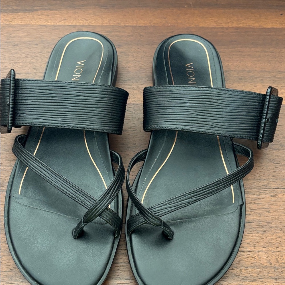 Vionic Black Strappy Women's Sandals